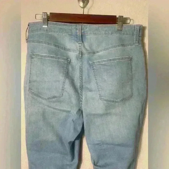 Universal Thread Women’s High Rise Skinny Light Wash 12/31 R - Picture 5 of 7